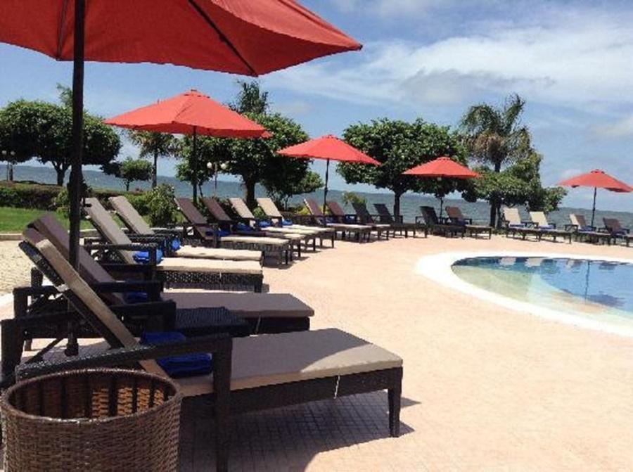 Protea Hotel By Marriott Entebbe Buitenkant foto