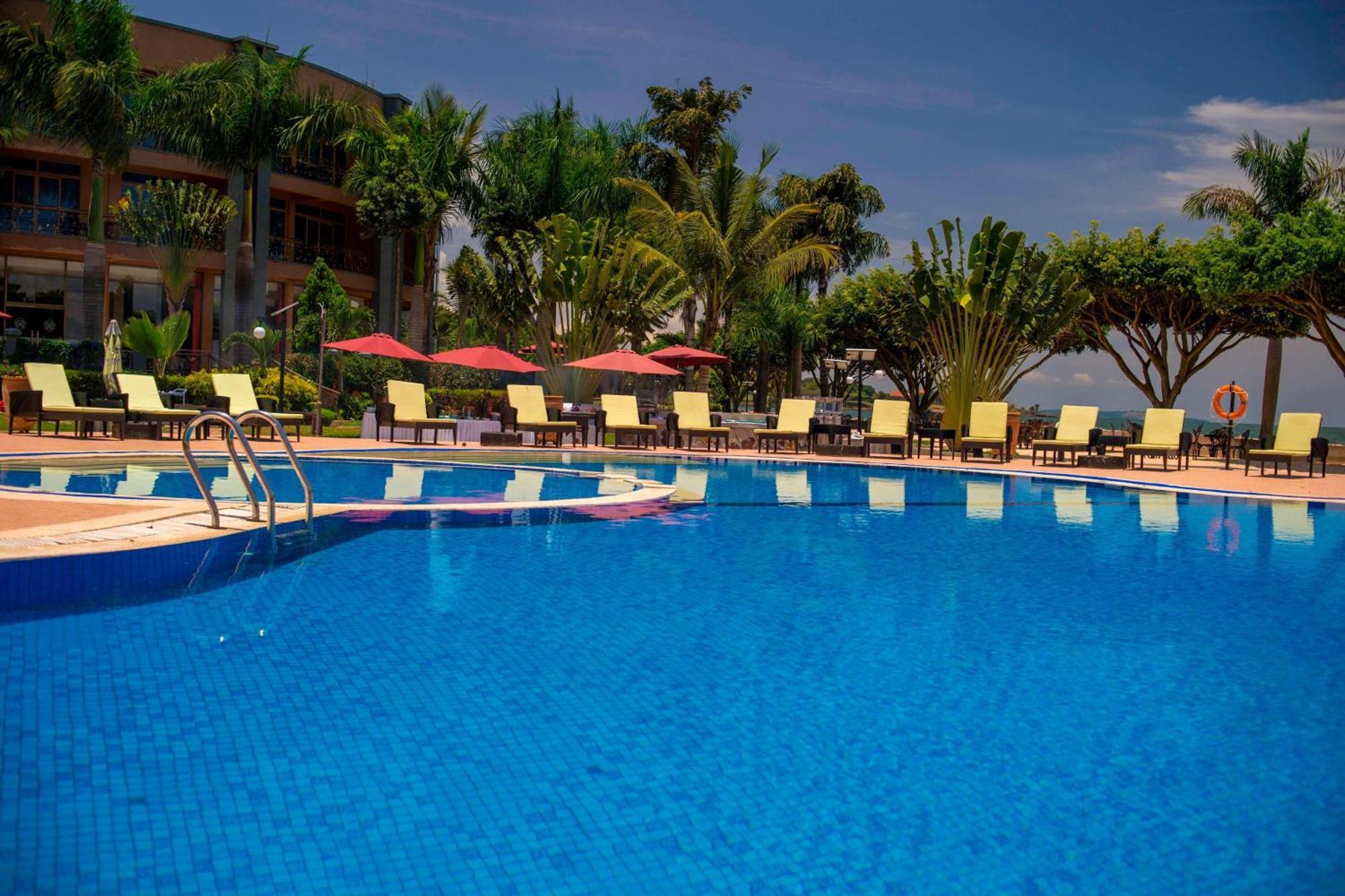 Protea Hotel By Marriott Entebbe Buitenkant foto